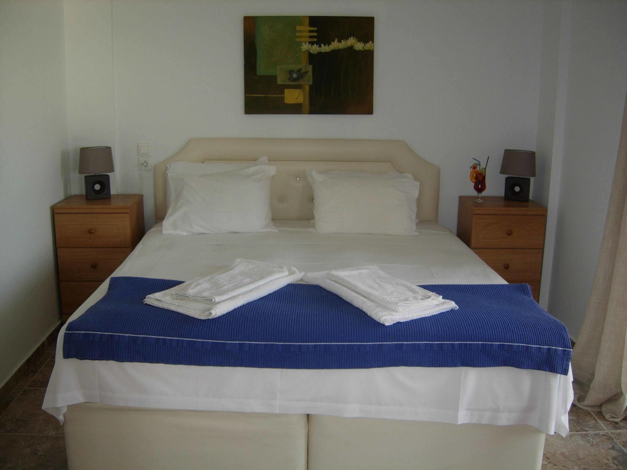 Aparthotel Anaxos Hill Extérieur photo