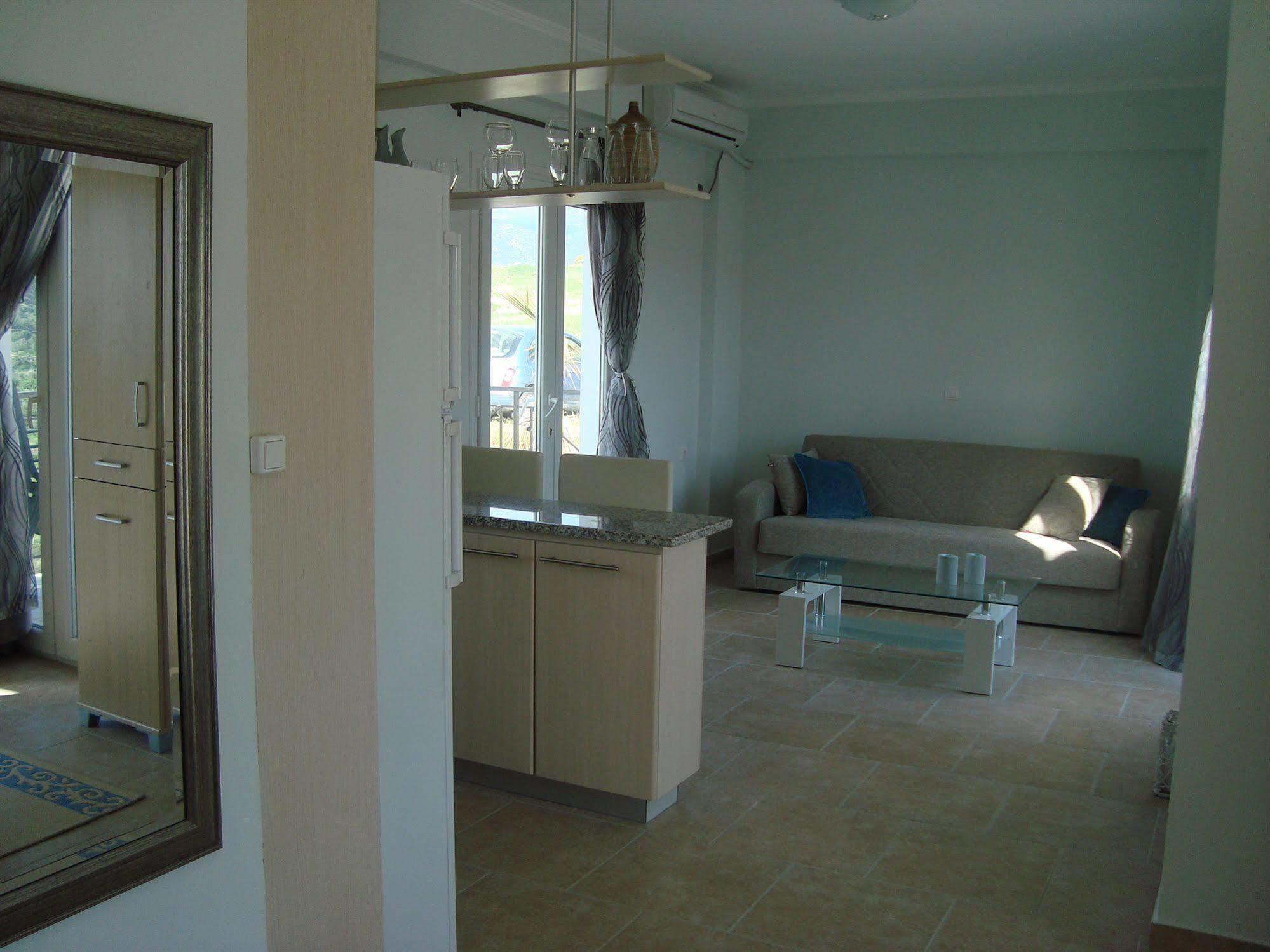 Aparthotel Anaxos Hill Extérieur photo